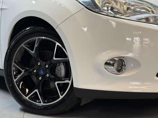 FORD-FOCUS-2014