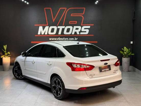 FORD-FOCUS-2014
