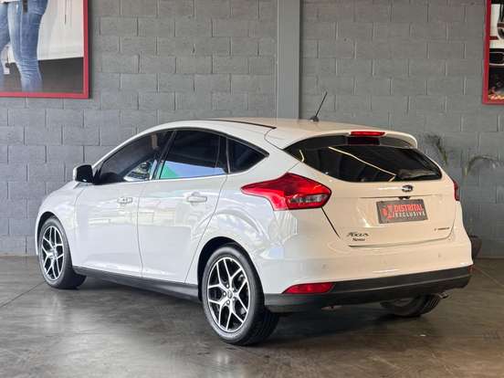 FORD-FOCUS-2017