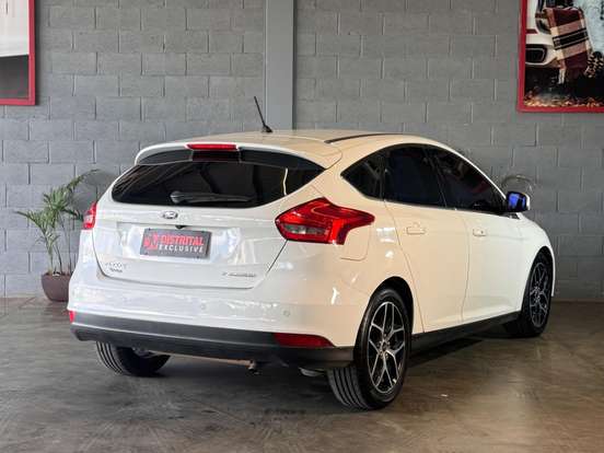 FORD-FOCUS-2017