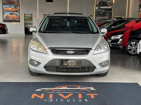FORD FOCUS 2.0 TITANIUM HATCH 16V FLEX 4P AUTOMÁTICO