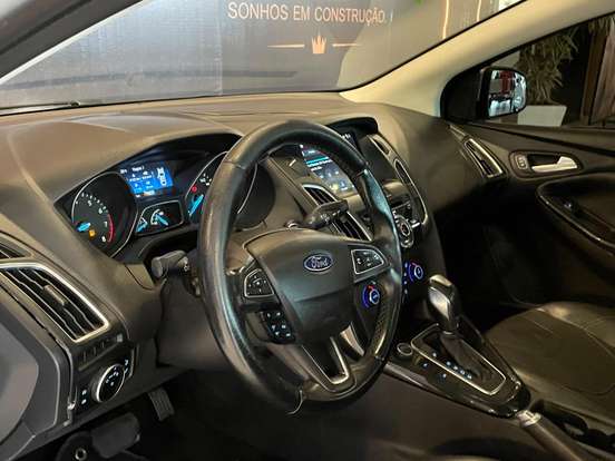 FORD-FOCUS-2017