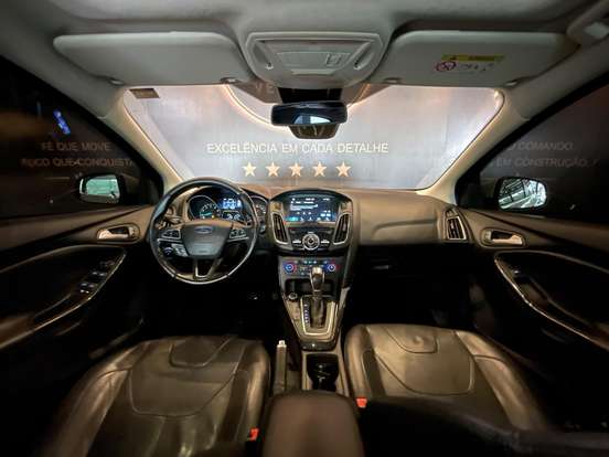FORD-FOCUS-2017