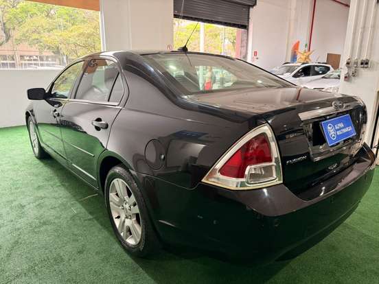 FORD-FUSION-2008