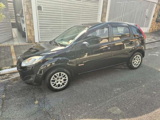 FORD-FIESTA-2012
