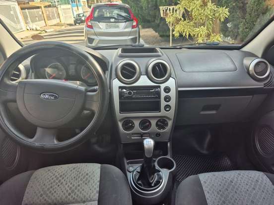 FORD-FIESTA-2012
