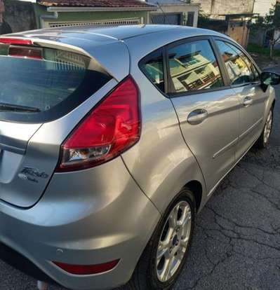 FORD-FIESTA-2015