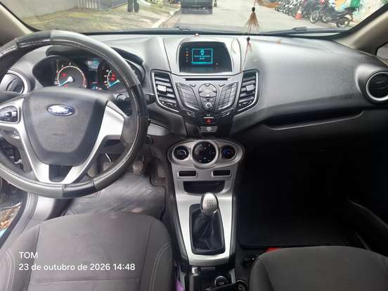 FORD-FIESTA-2015