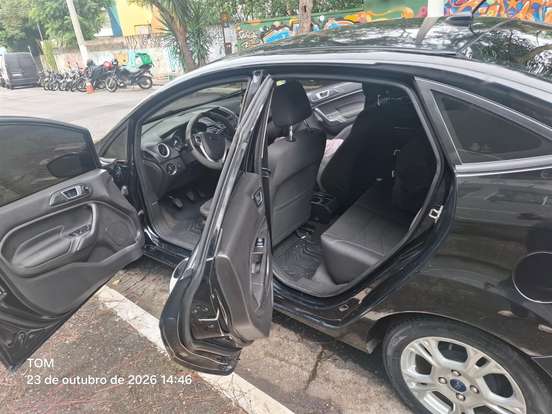 FORD-FIESTA-2015