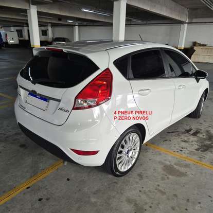 FORD-FIESTA-2015