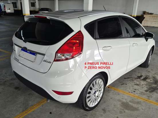 FORD-FIESTA-1.6 TITANIUM PLUS HATCH 16V FLEX 4P POWERSHIFT FORD-FIESTA-2015