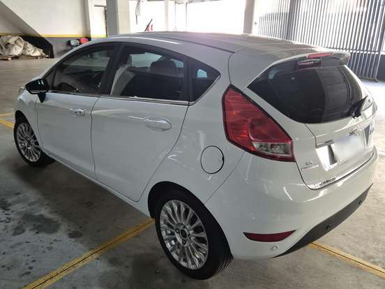 FORD-FIESTA-1.6 TITANIUM PLUS HATCH 16V FLEX 4P POWERSHIFT FORD-FIESTA-2015