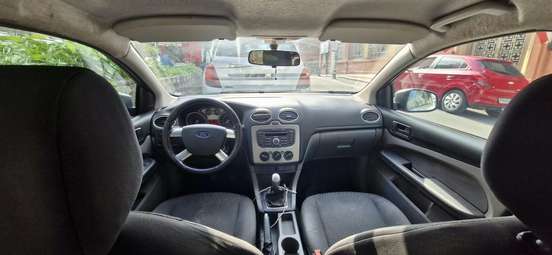 FORD-FOCUS-2011