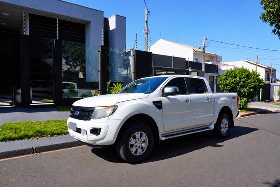 FORD RANGER 3.2 XLS 4X4 CD 20V DIESEL 4P AUTOMÁTICO