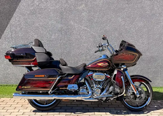 HARLEY-DAVIDSON CVO ROAD GLIDE 
