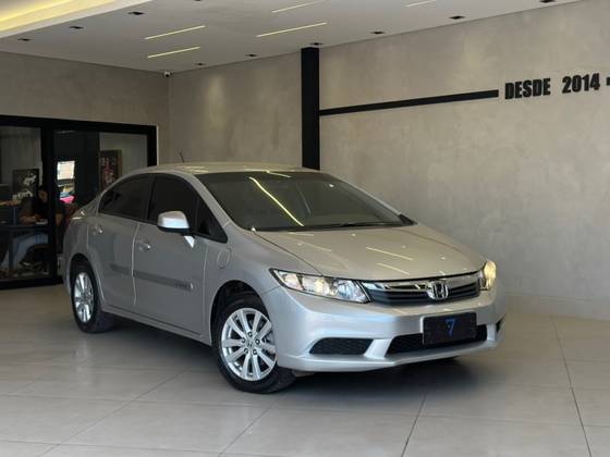 HONDA CIVIC 1.8 LXS 16V FLEX 4P AUTOMÁTICO