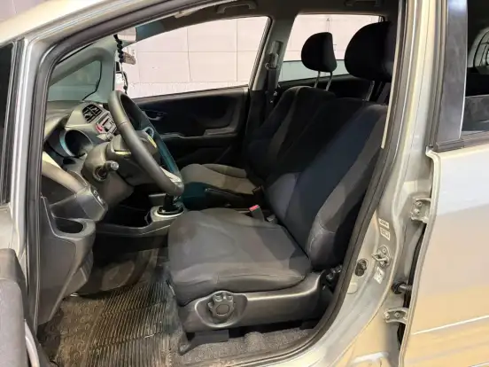HONDA-FIT-2011