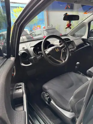 HONDA-FIT-2009