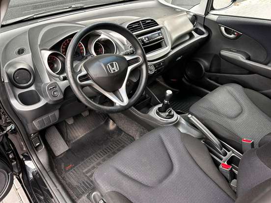HONDA-FIT-2011