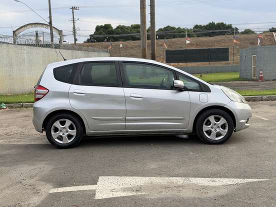 HONDA-FIT-1.4 LX 16V FLEX 4P MANUAL HONDA-FIT-2009
