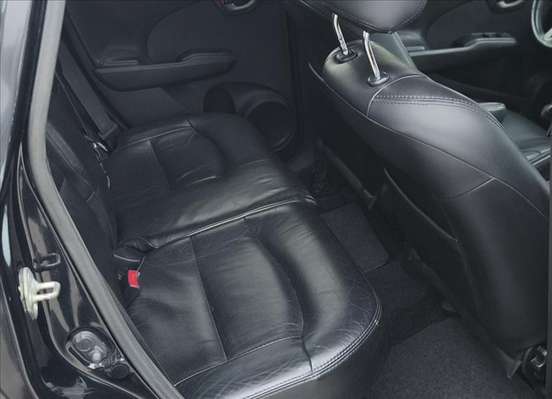 HONDA-FIT-2009
