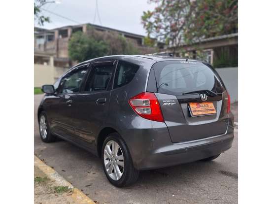 HONDA-FIT-2009