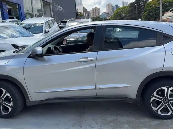 HONDA-HR-V-1.8 16V FLEX LX 4P AUTOMÁTICO HONDA-HR-V-2017