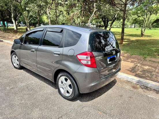 HONDA-FIT-2010
