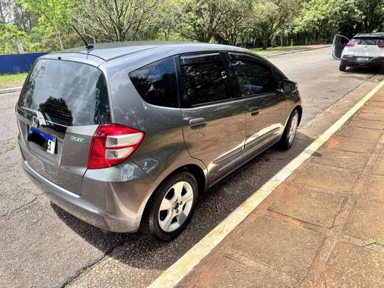 HONDA-FIT-2010
