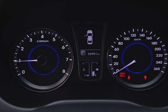 HYUNDAI-AZERA-2013