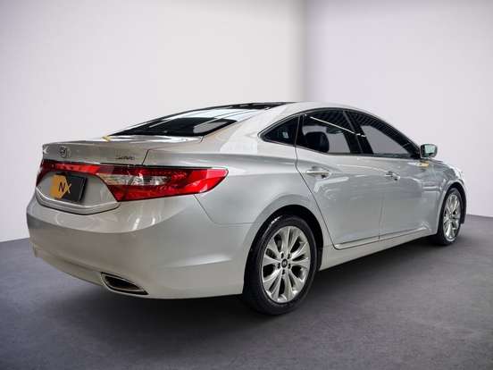 HYUNDAI-AZERA-3.0 MPFI GLS V6 24V GASOLINA 4P AUTOMÁTICO HYUNDAI-AZERA-2012