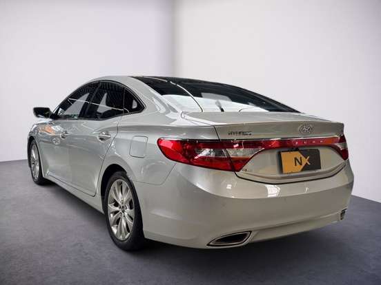 HYUNDAI-AZERA-2012