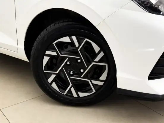 HYUNDAI-HB20-2024
