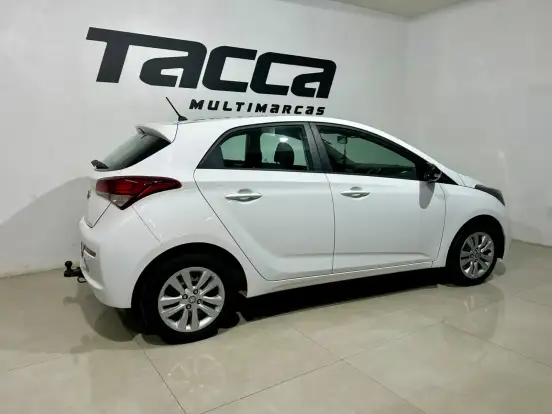 HYUNDAI-HB20-2017