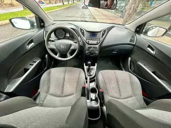 HYUNDAI-HB20-2017