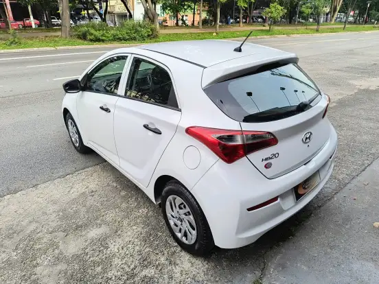 HYUNDAI-HB20-1.0 COMFORT 12V FLEX 4P MANUAL HYUNDAI-HB20-2017