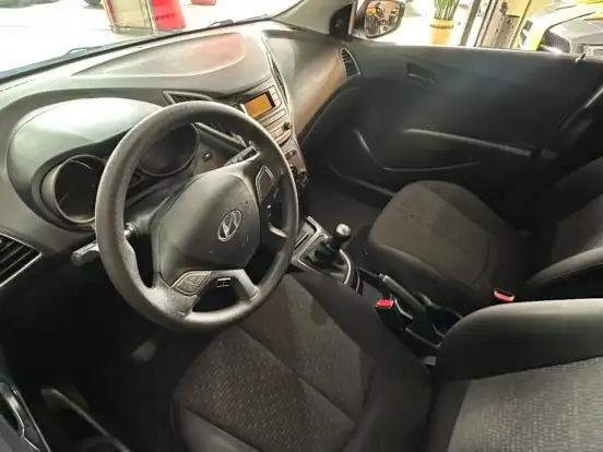 HYUNDAI-HB20-1.0 COMFORT 12V FLEX 4P MANUAL HYUNDAI-HB20-2017