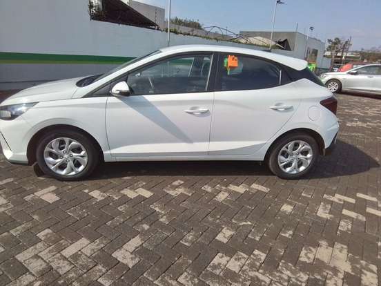 HYUNDAI-HB20-1.0 12V FLEX COMFORT PLUS MANUAL HYUNDAI-HB20-2025