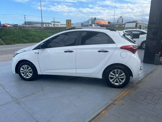 HYUNDAI-HB20-1.0 COMFORT 12V FLEX 4P MANUAL HYUNDAI-HB20-2018