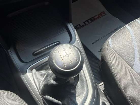 HYUNDAI-HB20-1.0 COMFORT 12V FLEX 4P MANUAL HYUNDAI-HB20-2015