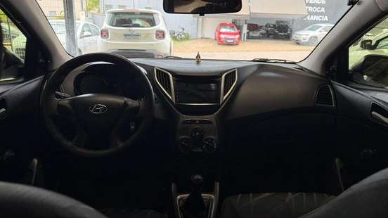 HYUNDAI-HB20-2013