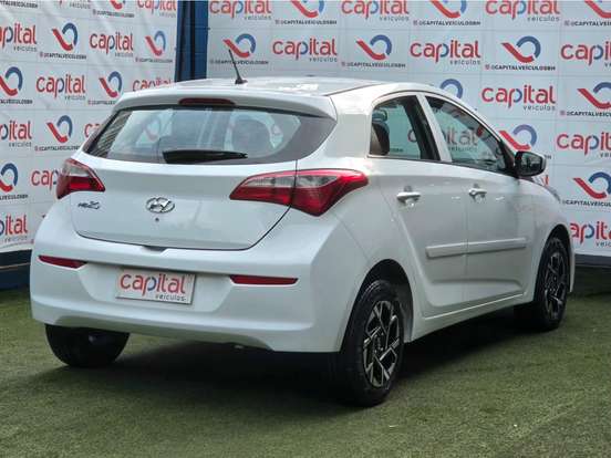 HYUNDAI-HB20-2017