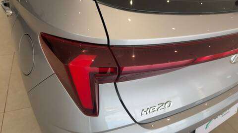 HYUNDAI-HB20-2023