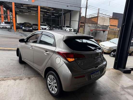 HYUNDAI-HB20-1.6 COMFORT PLUS 16V FLEX 4P AUTOMÁTICO HYUNDAI-HB20-2018