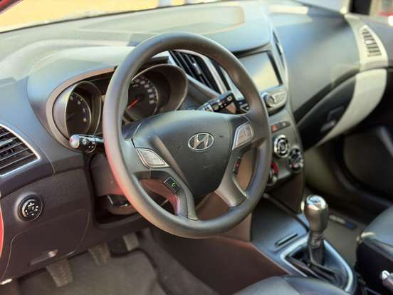 HYUNDAI-HB20-1.6 COMFORT PLUS 16V FLEX 4P MANUAL HYUNDAI-HB20-2015