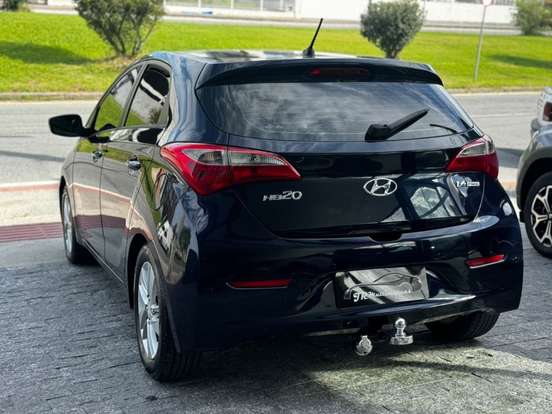 HYUNDAI-HB20-2012