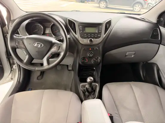 HYUNDAI-HB20S-1.0 COMFORT PLUS 12V FLEX 4P MANUAL HYUNDAI-HB20S-2015