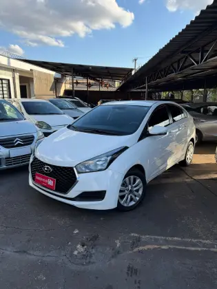 HYUNDAI HB20S 1.0 COMFORT PLUS 12V FLEX 4P MANUAL