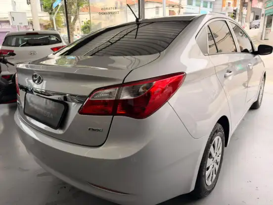 HYUNDAI-HB20S-2015