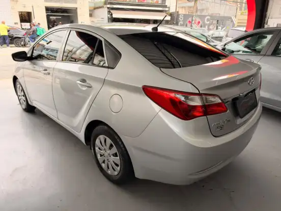 HYUNDAI-HB20S-2015